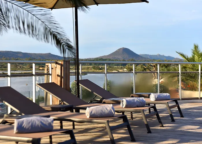 コスタ サリナ ホテル